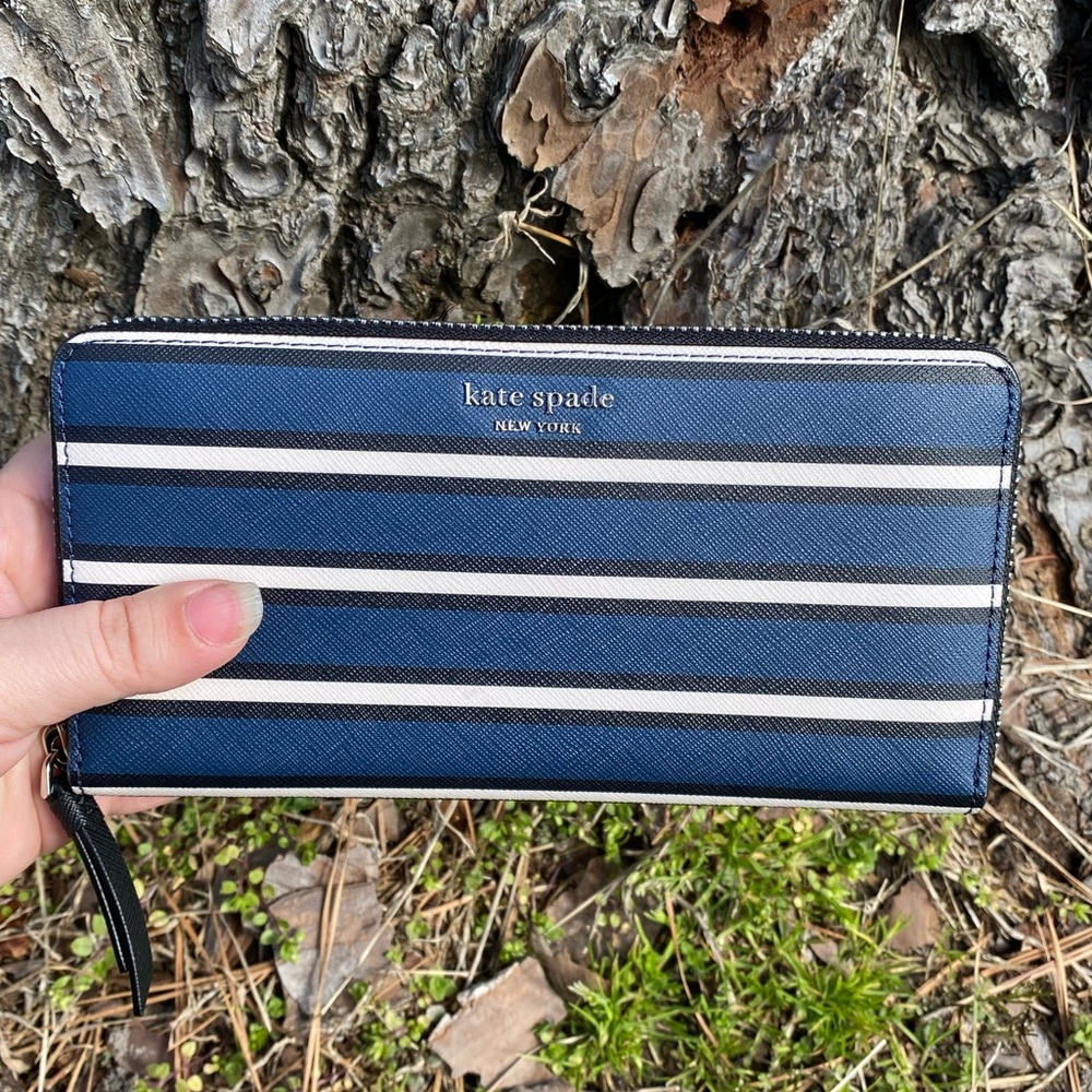 Kate Spade ♠️ classy zip around wallet💗